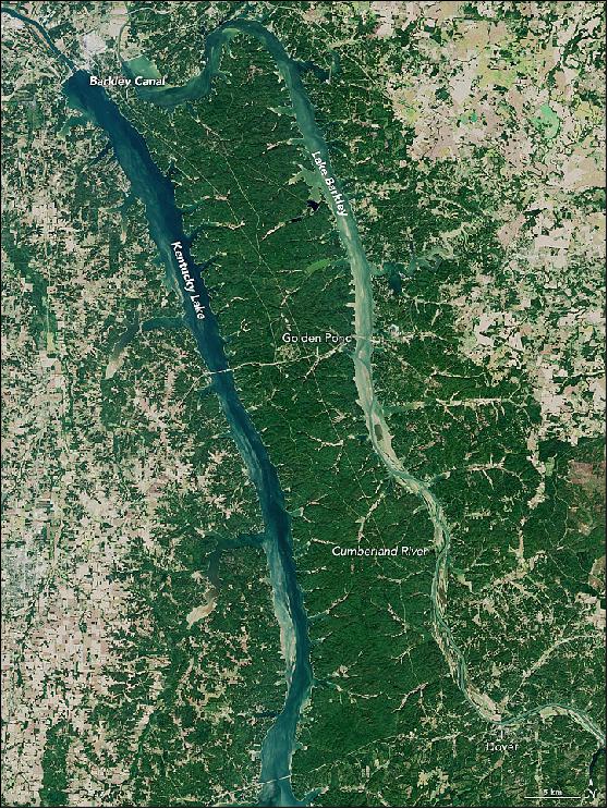 Figure 4: OLI image of the "land between the lakes" in Kentucks, acquired on 7 October 2016 (image credit: NASA Earth Observatory, image by Jesse Allen, using Landsat data from the USGS, story by Mike Carlowicz)