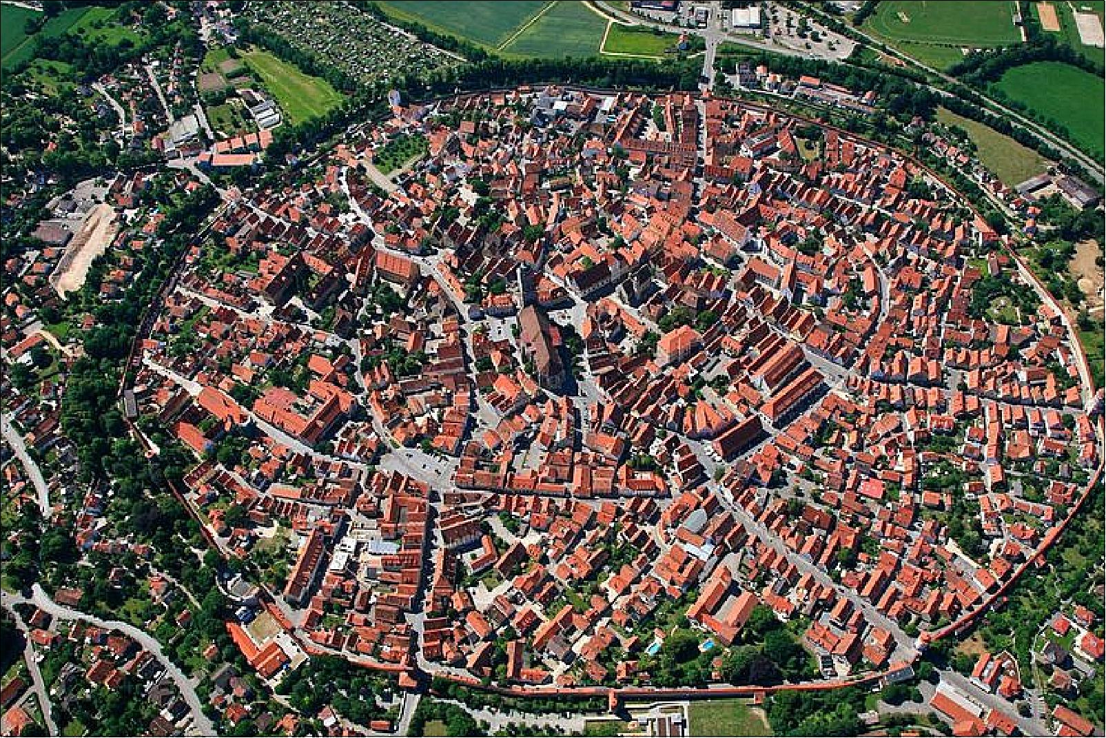 Figure 34: An aerial view of the town of Nördlingen inside the meteorite Ries crater