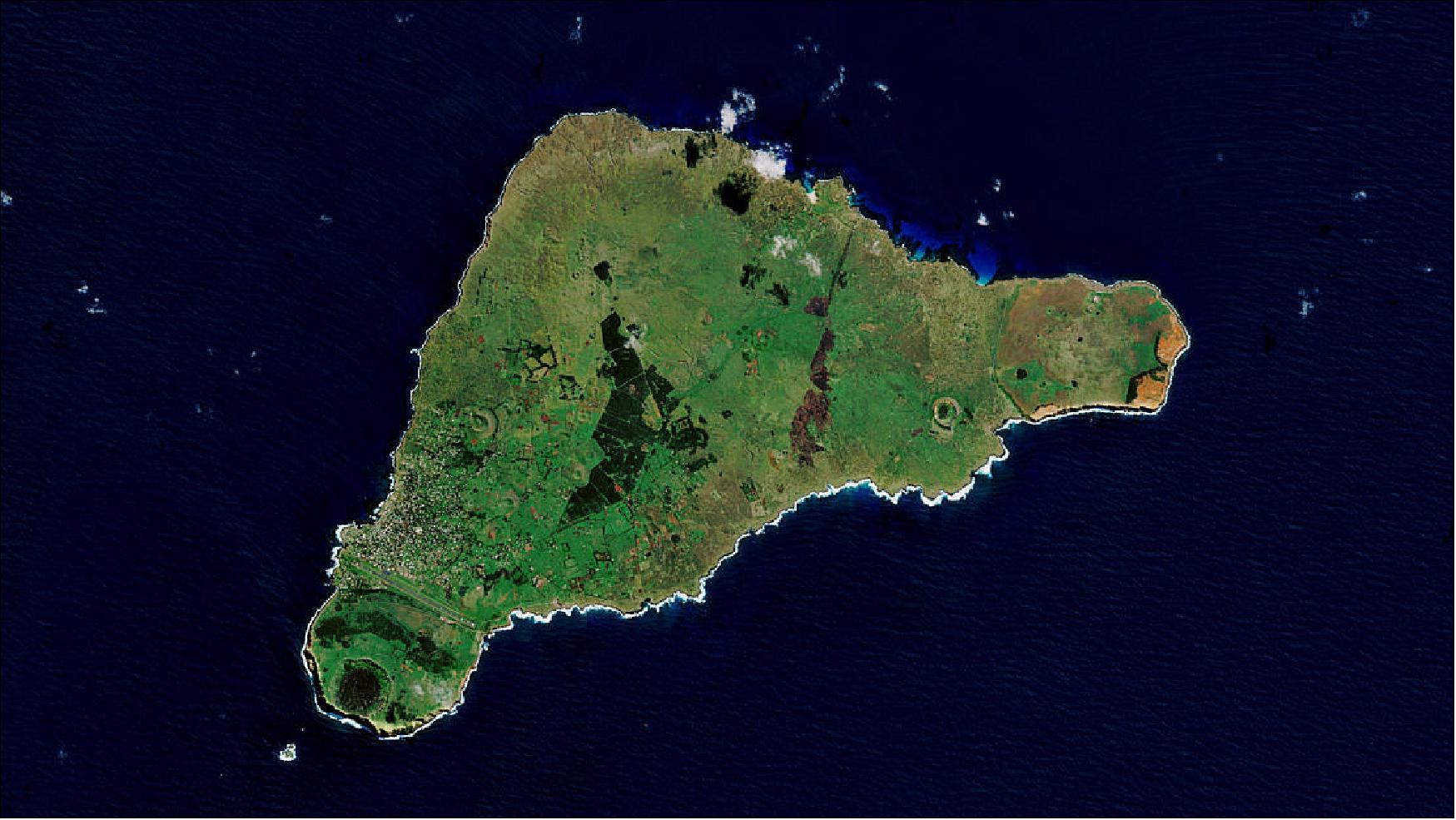 Figure 36: Easter Island, with a size of 163.6 km2 and a population of 7500, is a Chilean island in the southeastern Pacific Ocean, at the south-easternmost point of the Polynesian Triangle in Oceania. A Sentinel-2 acquired this image on 7 April 2019, it is also featured on the Earth from Space video program (image credit: ESA, the image contains modified Copernicus Sentinel data (2019), processed by ESA, CC BY-SA 3.0 IGO)