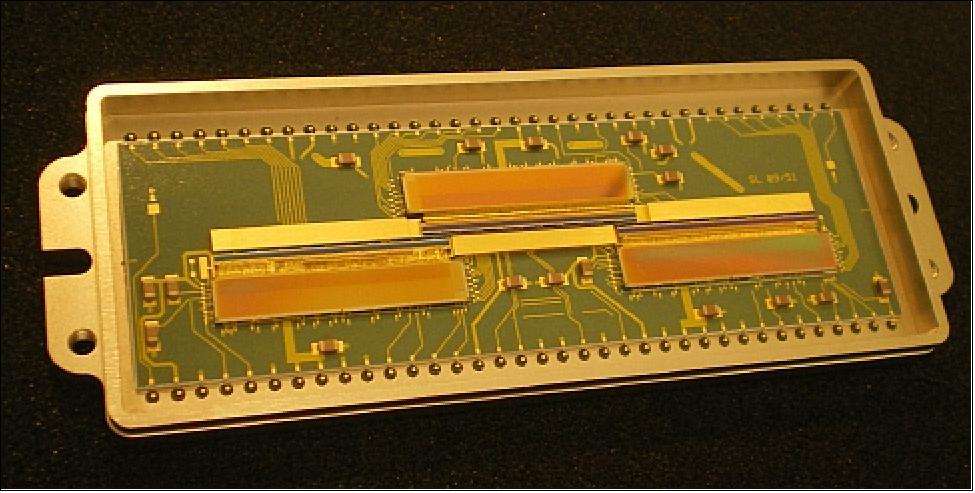 Figure 76: Photo of the fully assembled FPA in its package (image credit: OIP, Xenics)
