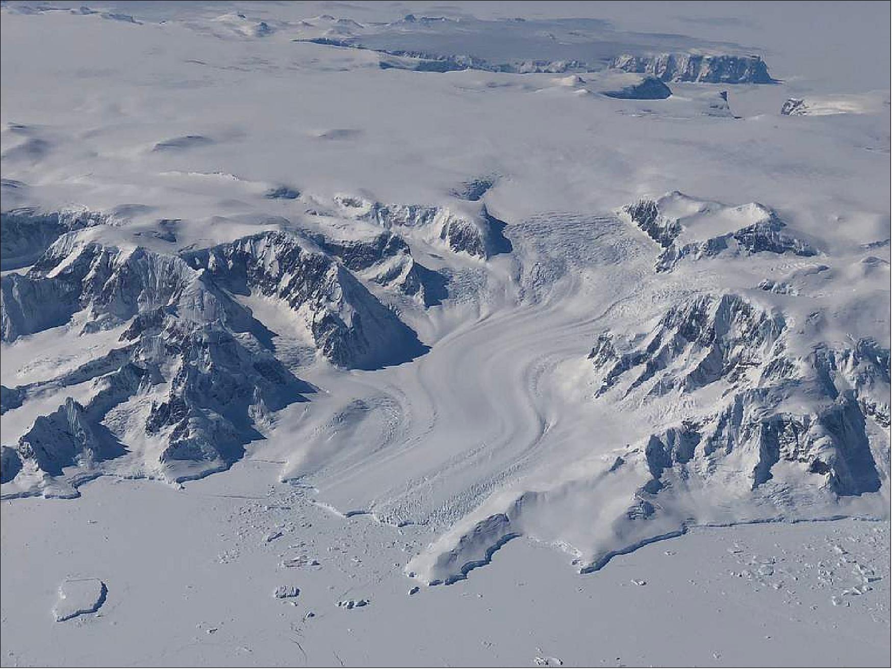 Figure 9: Using data from the ICESat and ICESat-2 laser altimeters, scientists precisely measured how much ice has been lost from ice sheets in Antarctica and Greenland between 2003 and 2019. The Antarctic Peninsula, seen here, was one of the fastest changing regions of the continent (image credit: NASA’s Goddard Space Flight Center/K. Ramsayer)