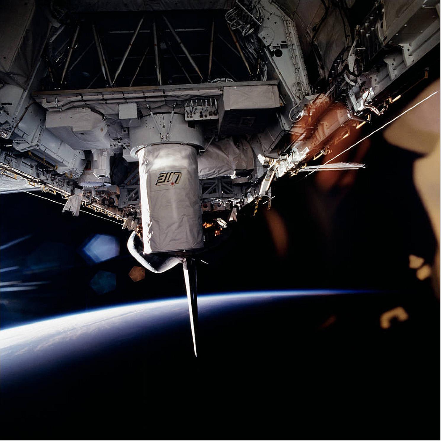 Figure 16: LITE can be seen here on space shuttle Discovery during STS-64 (image credit: NASA)
