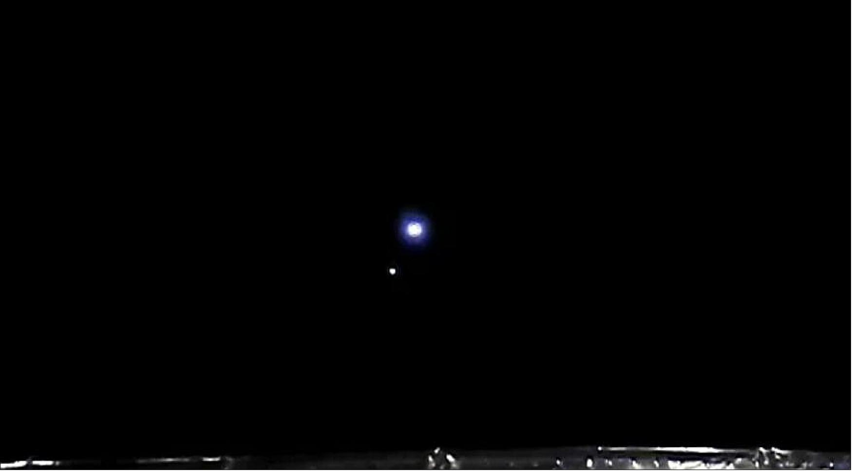 Figure 12: The Earth and moon viewed by Chang'e 5 from Sun-Earth Lagrange point 1 in April 2021, before returning to the Earth-moon system (image credit: CNSA/CLEP)