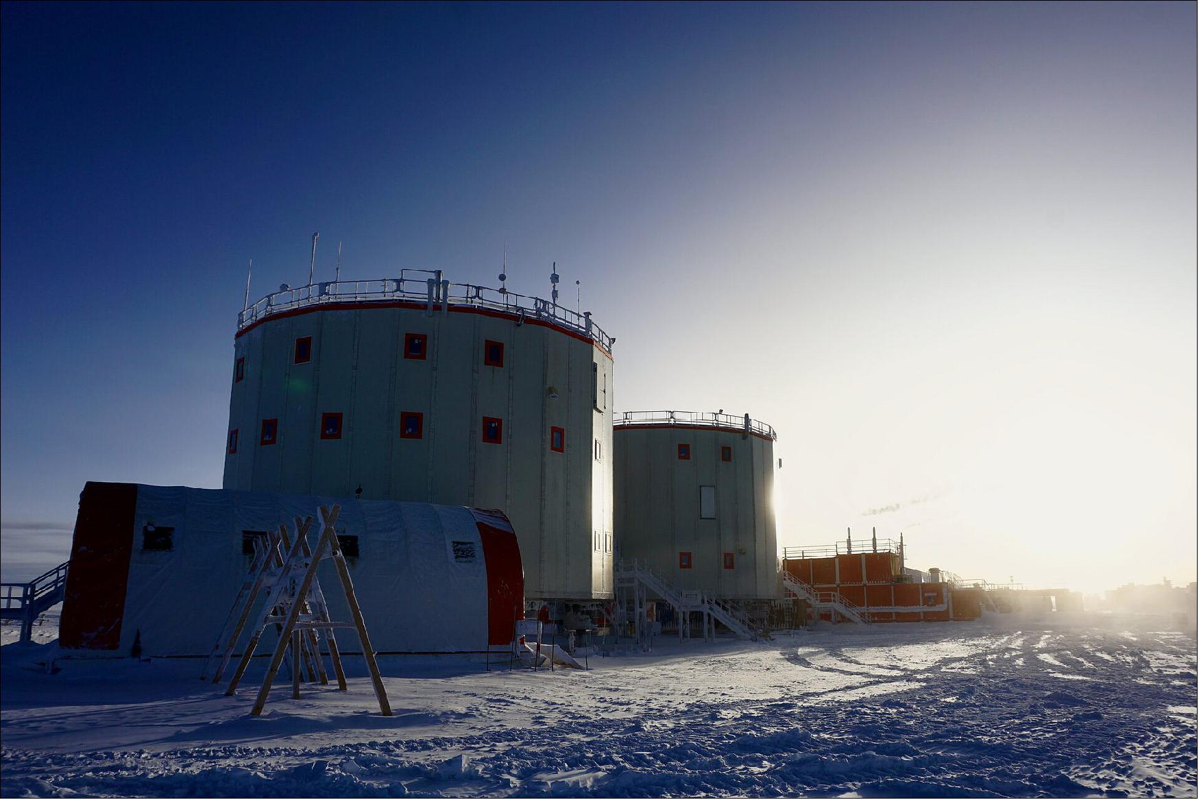 Figure 9: The Concordia research station (image credit: ESA/IPEV/PNRA–S. Thoolen)