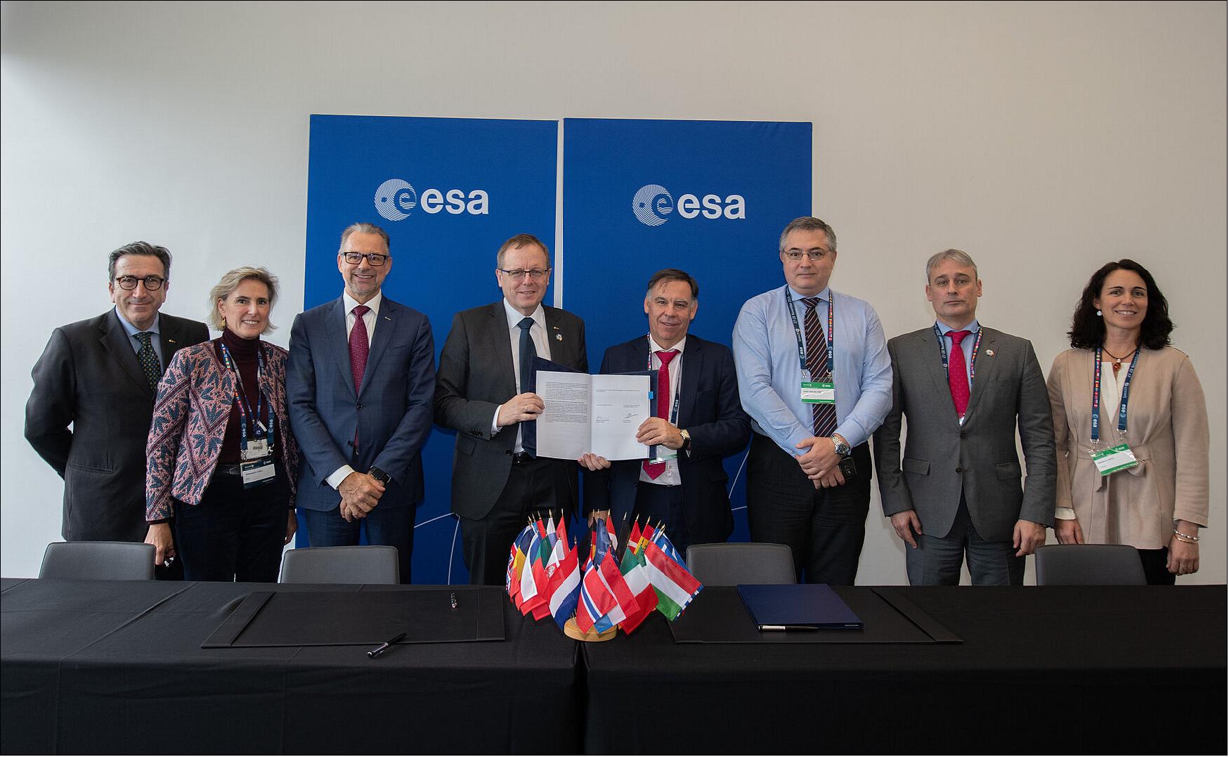 Figure 9: ESA and CDTI have signed an understanding that will boost Spain’s access to Copernicus Sentinel data. Under the agreement, Spain will establish a national data center which will source its data directly from a dedicated distribution point that is reserved for ESA Member States and Copernicus Participating States. ESA will also provide technical support to ensure the national center benefits from the enhanced download capabilities. The understanding was signed by Jan Wörner (center left), Director General of ESA, and by Javier Ponce (center right), Director General of CDTI (image credit: ESA)