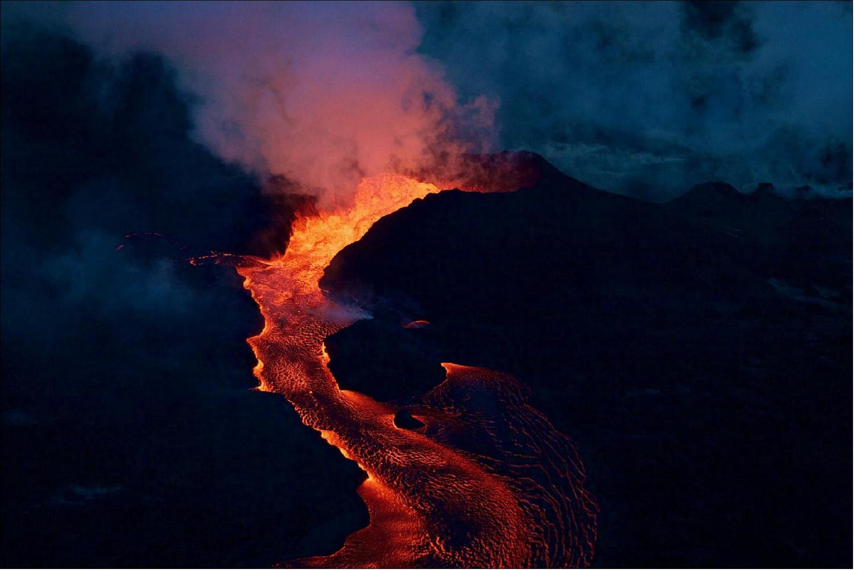 Figure 21: The eruption of Hawaii’s Kilauea volcano in 2018 was one of the most destructive in this volcano’s recorded history. Why this happened has remained a mystery until a paper published recently in Nature suggests that rainfall could have been the culprit (image credit: U.S. Geological Survey)
