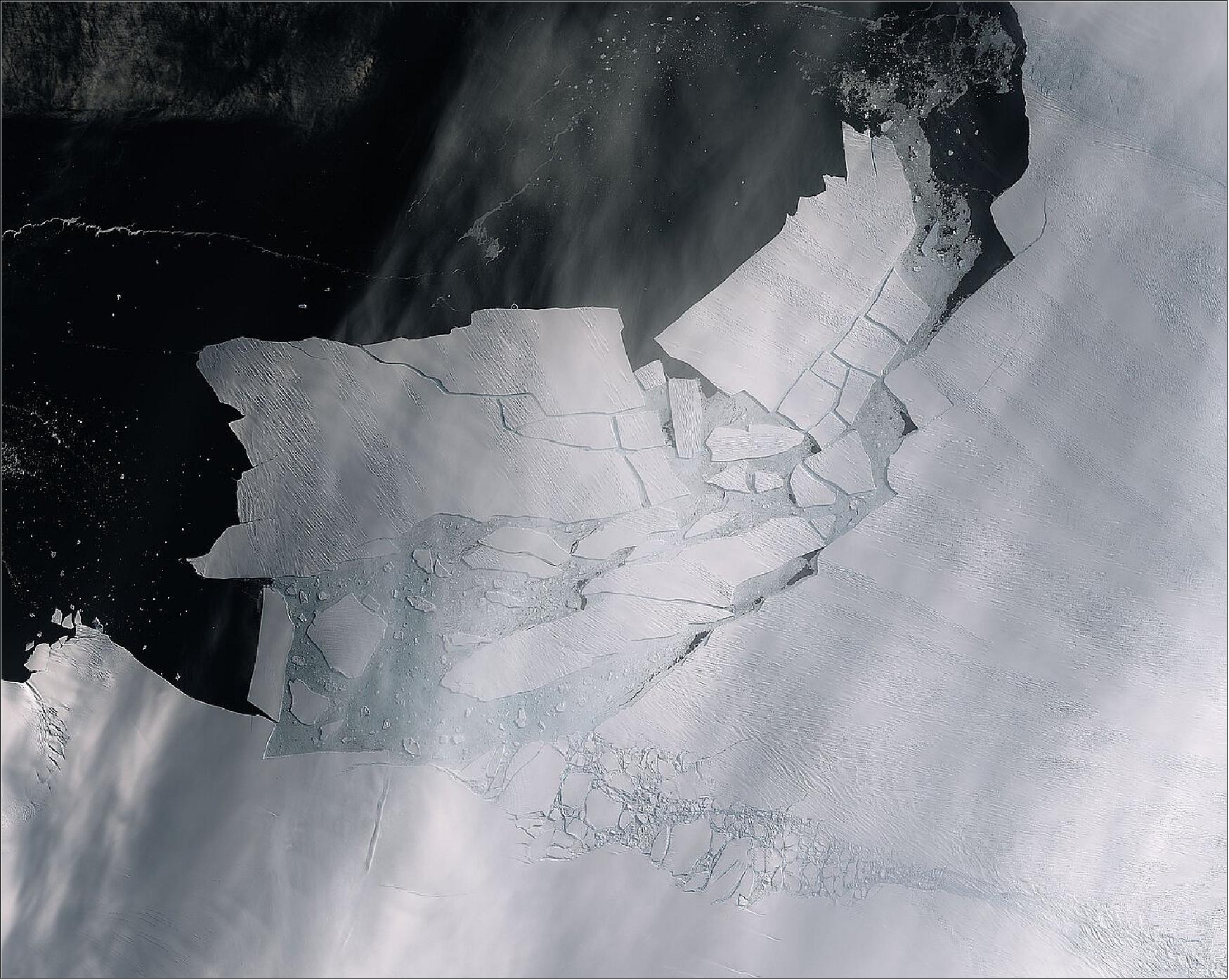 Figure 62: This image of the Pine Island Glacier, captured on 11 February 2020 by the Copernicus Sentinel-2 mission, shows the freshly broken bergs in detail (image credit: ESA, the image contains modified Copernicus Sentinel data (2020), processed by ESA, CC BY-SA 3.0 IGO)