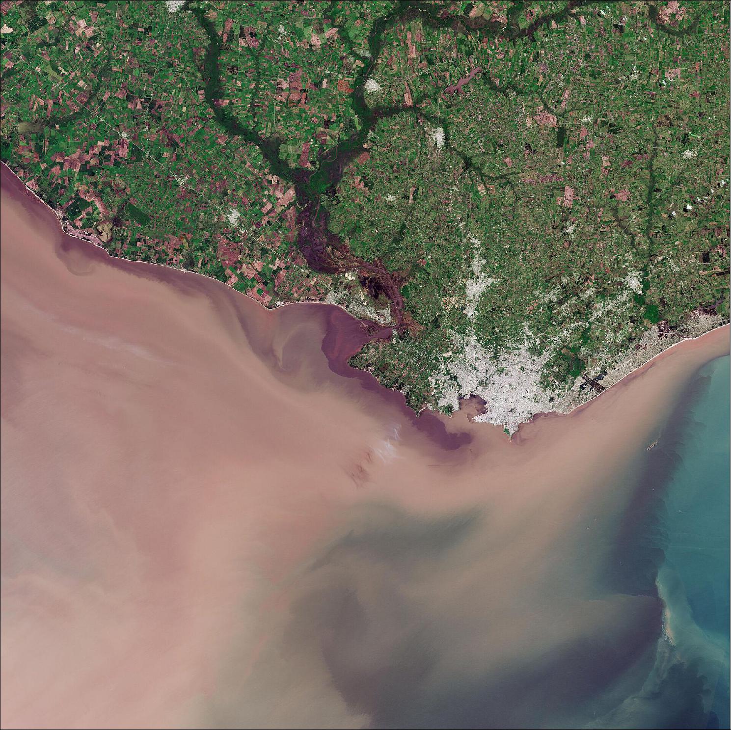 Figure 43: This image was captured on 18 October 2019 by the Copernicus Sentinel-2 mission – a two-satellite mission to supply the coverage and data delivery needed for Europe’s Copernicus program. The mission’s frequent revisits over the same area and high spatial resolution allow changes in land cover and water bodies to be closely monitored. This image is also featured on the Earth from Space video program (image credit: ESA, the image contains modified Copernicus Sentinel data (2019), processed by ESA, CC BY-SA 3.0 IGO)