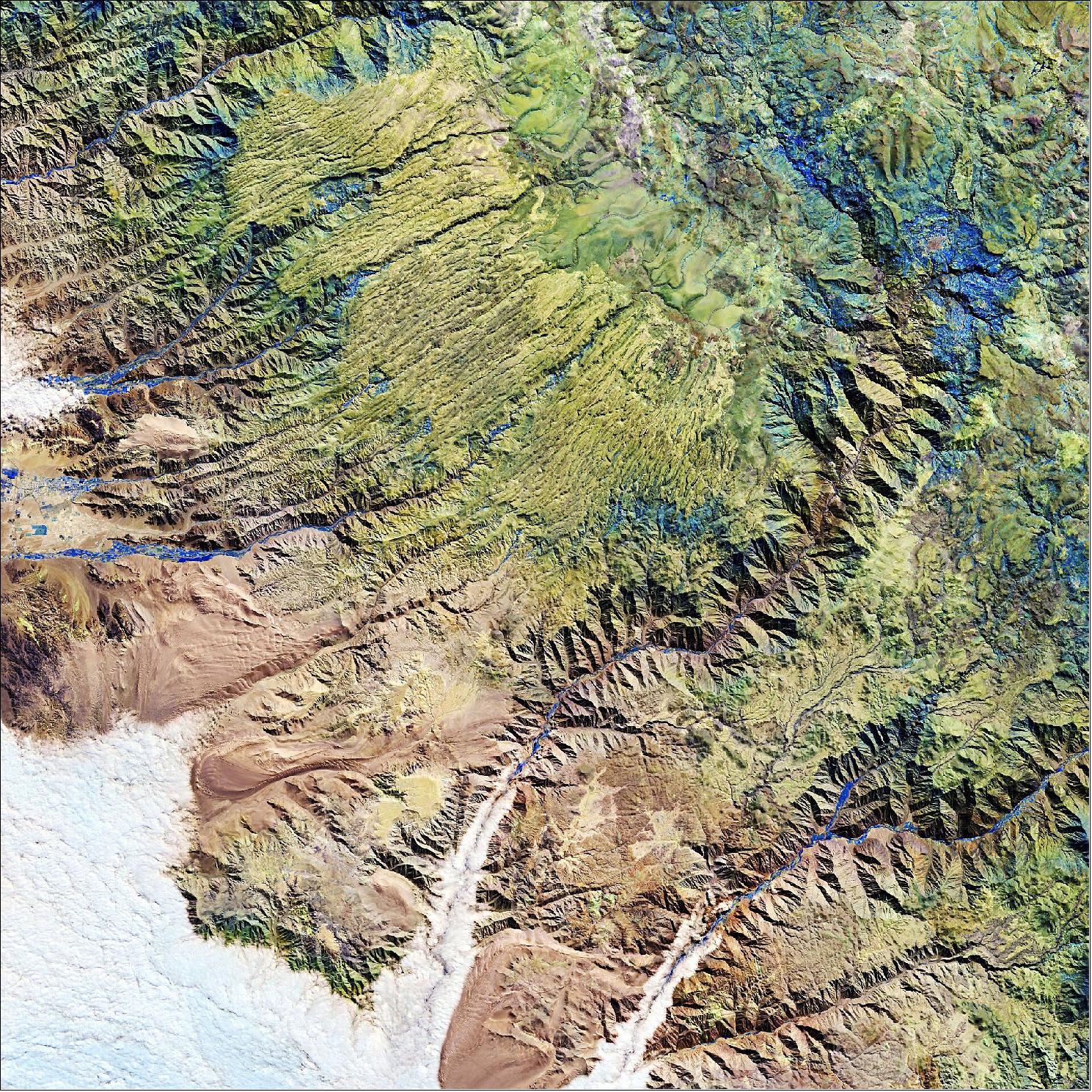 Figure 29: In this image of Sentinel-2, captured on 16 June 2020, parts of the Ica, Ayacucho and Arequipa Regions in Peru are featured. Streams of water flowing from the high altitudes, and through the valleys, provide water for irrigation to the nearby agricultural fields. Some of these agricultural plots can be seen in bright blue in the image. This image is also featured on the Earth from Space video program (image credit: ESA, the image contains modified Copernicus Sentinel data (2020), processed by ESA, CC BY-SA 3.0 IGO)