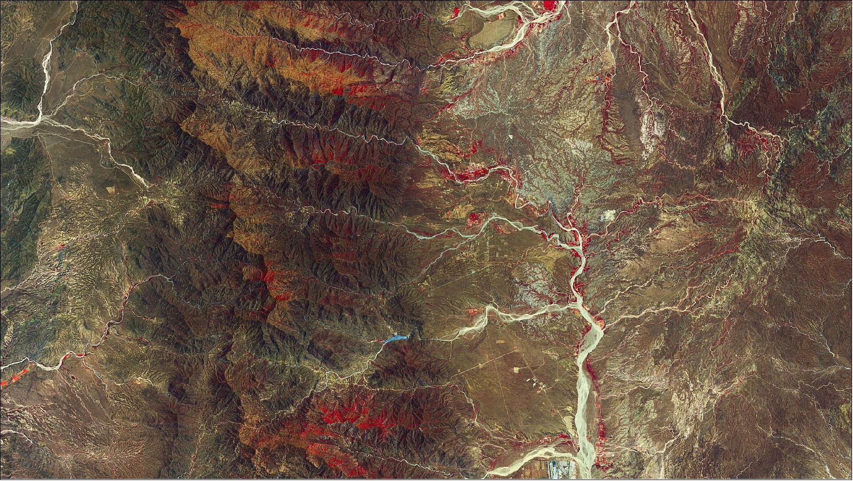 Figure 43: This image was acquired on 20 June 2020, the region is particularly dry with little vegetation visible (image credit: ESA, the image contains modified Copernicus Sentinel data (2020), processed by ESA, CC BY-SA 3.0 IGO)