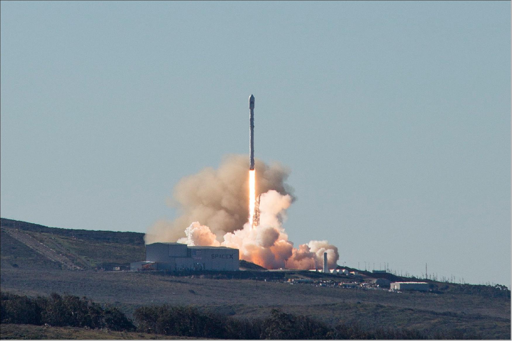 Figure 4: Picture perfect blastoff of the SpaceX Falcon-9 on Jan. 14, 2017, Return to Flight launch from Vandenberg Air Force Base in California carrying a fleet of ten advanced Iridium NEXT satellites to low Earth orbit (image credit: SpaceX)