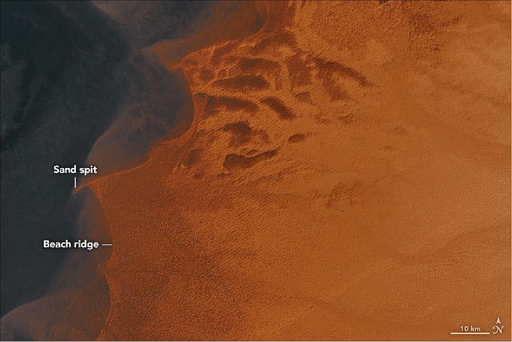 Figure 119: Detail image of the Space Shuttle SRTM mission in February 2000 showing the ancient short line of Lake Chad. The spits etched into a desert in Chad were actually formed thousands of years ago along the shores of a vast lake (image credit: NASA Earth Observatory, image by Joshua Stevens, using topographic data from the Shuttle Radar Topography Mission (SRTM))