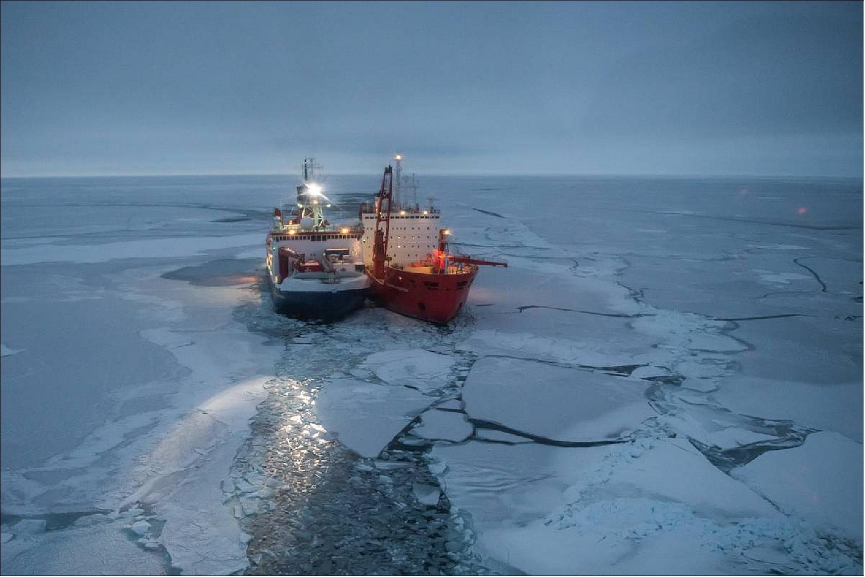 Figure 54: Polarstern (left) and Akademik Fedorov (right) dock next to each other(photo credit: AWI, Esther Horvath)