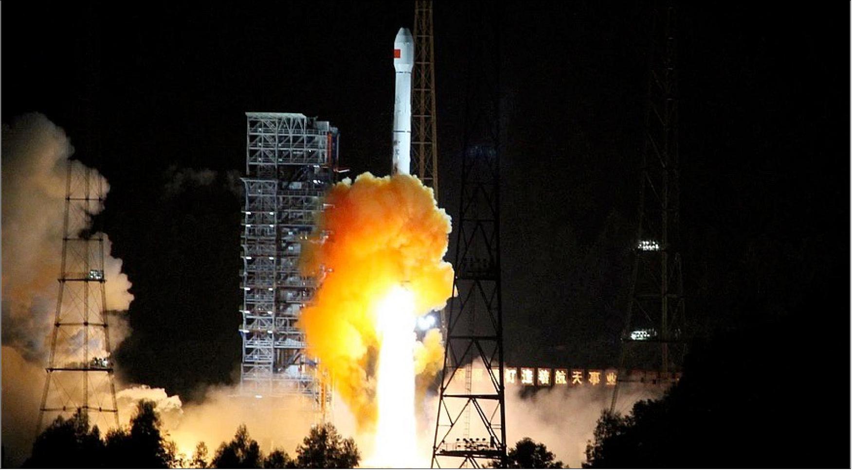 Figure 1: A Long March 3C launches the Chang'e-5 T1 spacecraft in October 2014. The upper stage from the launch is now thought to be the object that will hit the far side of the moon in March (image credit: Xinhua)