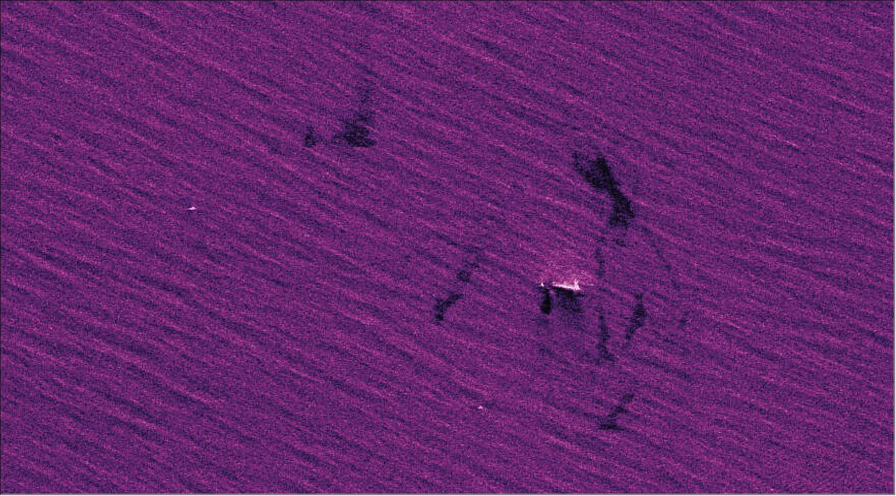 Figure 2: Iceye radar satellite image of the Gulf of Oman shows oil slicks around a tanker (image credit: Iceye)