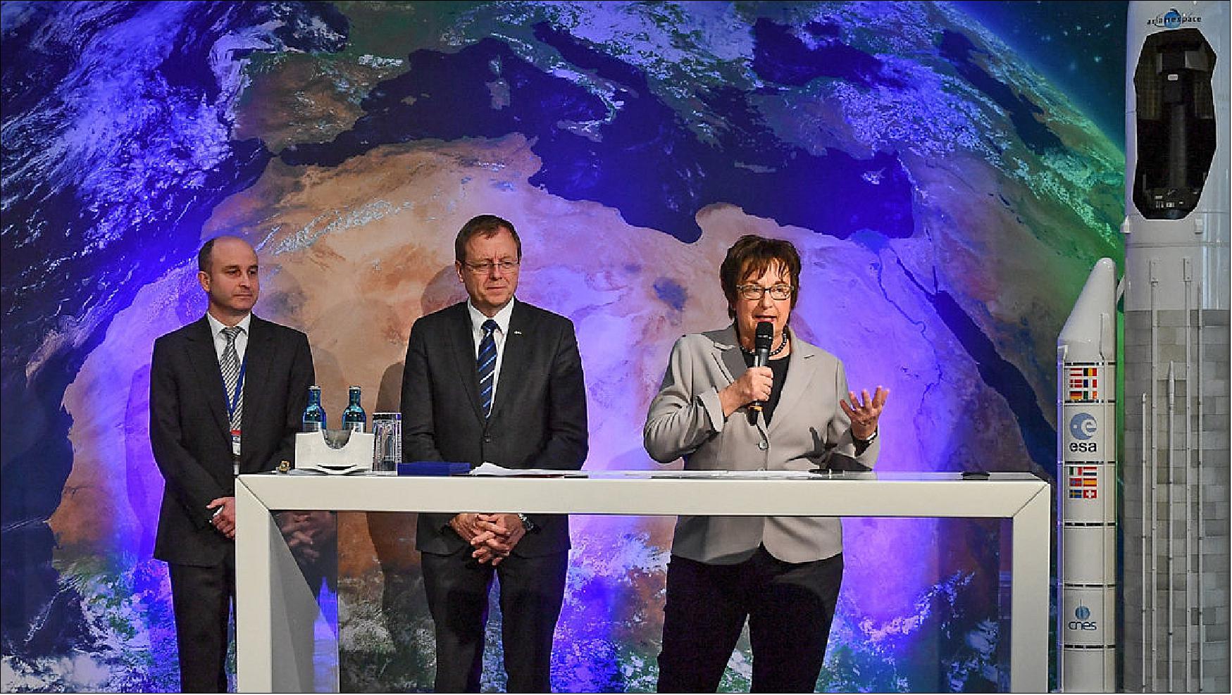 Figure 55: Decision-makers on stage at the media briefing following the 7th European Conference on Space Debris at ESA/ESOC. From left to right: Head of ESA’s Space Debris Office, Holger Krag; ESA Director General Jan Woerner; and German Federal Minister for Economic Affairs and Energy, Brigitte Zypries (image credit: ESA)