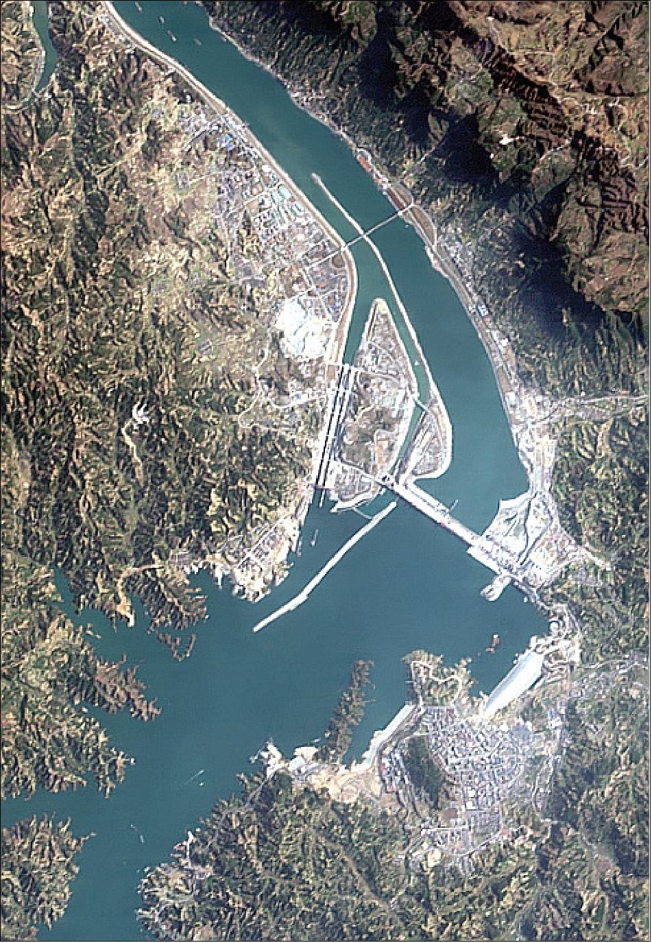 Figure 29: CHRIS image of the Three Gorges Dam in China (image credit: SSTL)