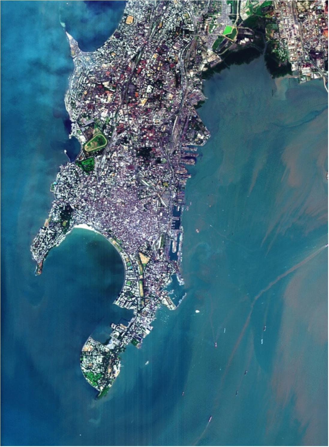 Figure 28: CHRIS image of Mumbai (formerly Bombay), India, taken on Nov. 14, 2004 (image credit: Sira and ESA)