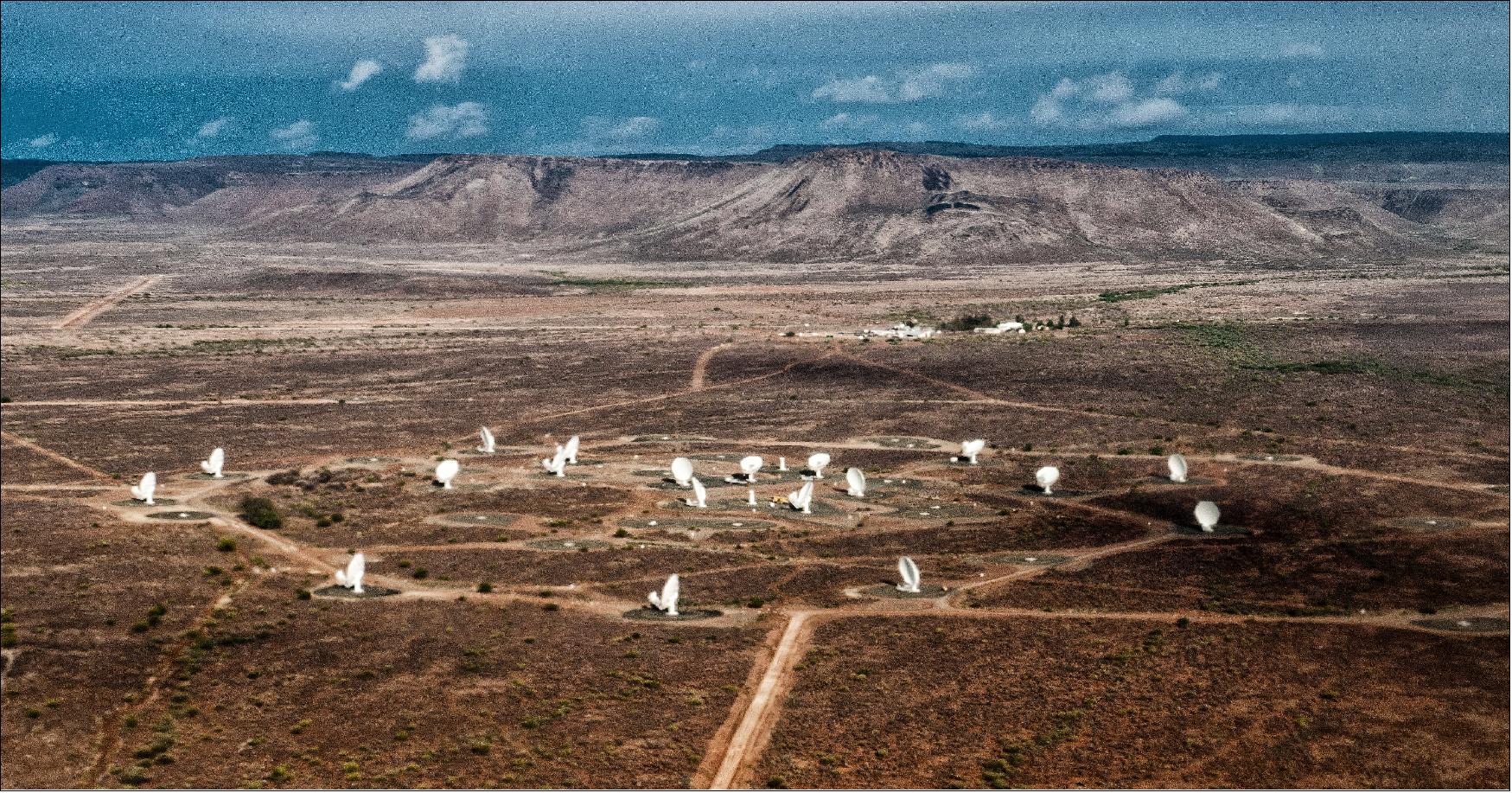 Figure 62: In 2016, more than 20 MeerKAT antennas have been installed on the SKA SA Losberg site outside Carnarvon in the Northern Cape (image credit: SKA Africa)
