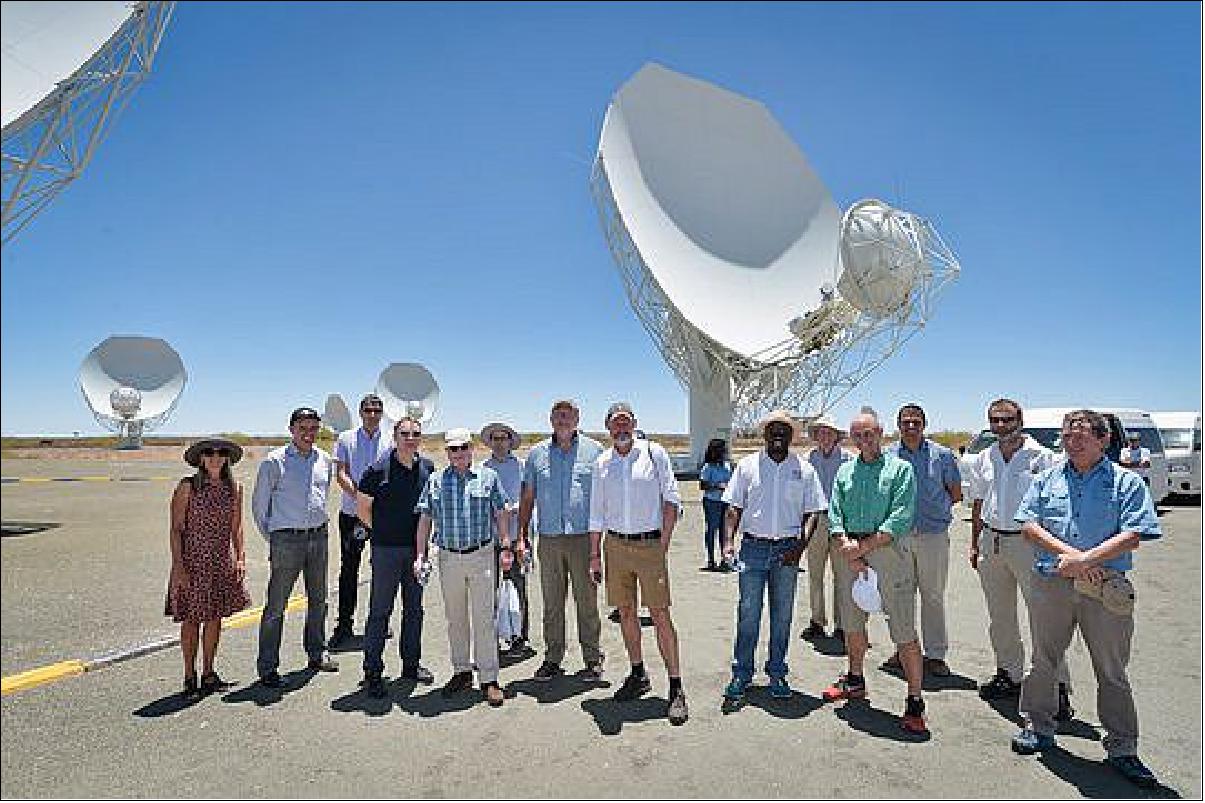 Figure 71: The president of the Max Planck Society, Prof. Martin Stratmann (the fifth from the left side), visiting the Karoo site of the MeerKAT radio telescope in South Africa with a German delegation (image credit: SARAO)