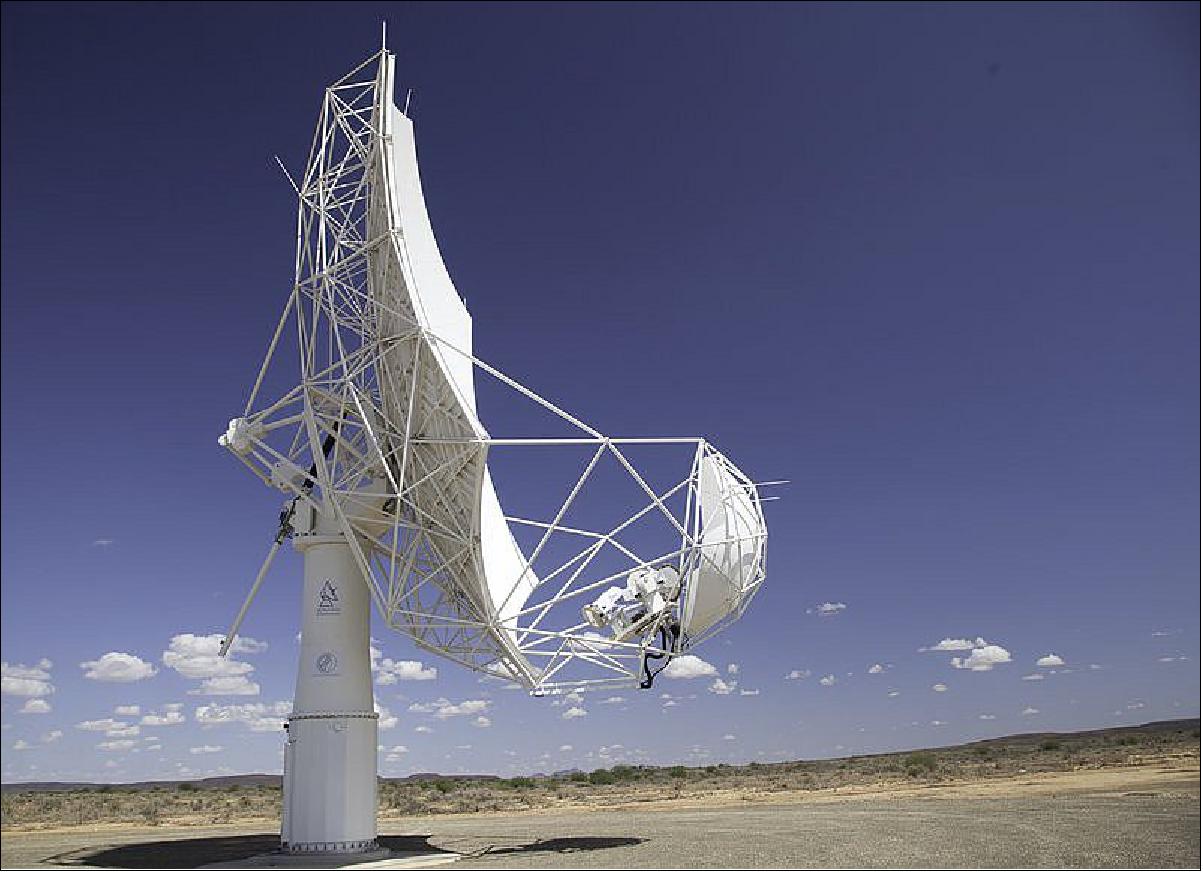 Figure 70: The SKA-Max Planck Dish Demonstrator operating at the South African SKA site in the Karoo desert (image credit: MPIfR/Gundolf Wieching)