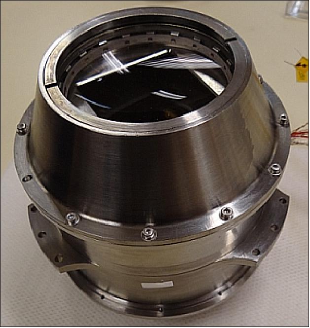 Figure 101: Photo of assembled FG (Filtergraph). The first telecentric lens is seen on top (image credit: IAS)