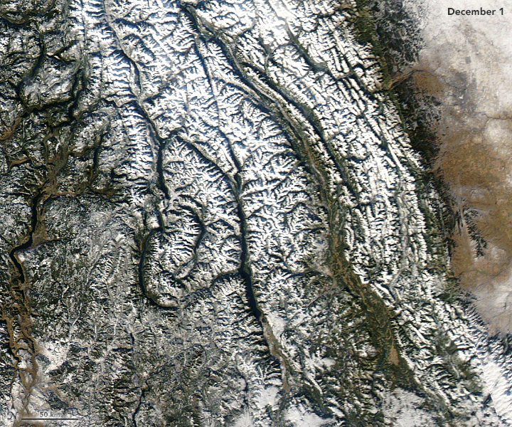 Figure 57: Not all areas remained cloud free. This animation, composed with MODIS images from the Terra and Aqua satellites, shows the area once daily from December 1-5. Notice that clouds show up across the mountain valleys—filling in over the Columbia River, the Kootenay River, and along the Rocky Mountain Trench. Some of these clouds could also be fog, in areas where the base of the cloud is close to the ground (image credit: NASA Earth Observatory)