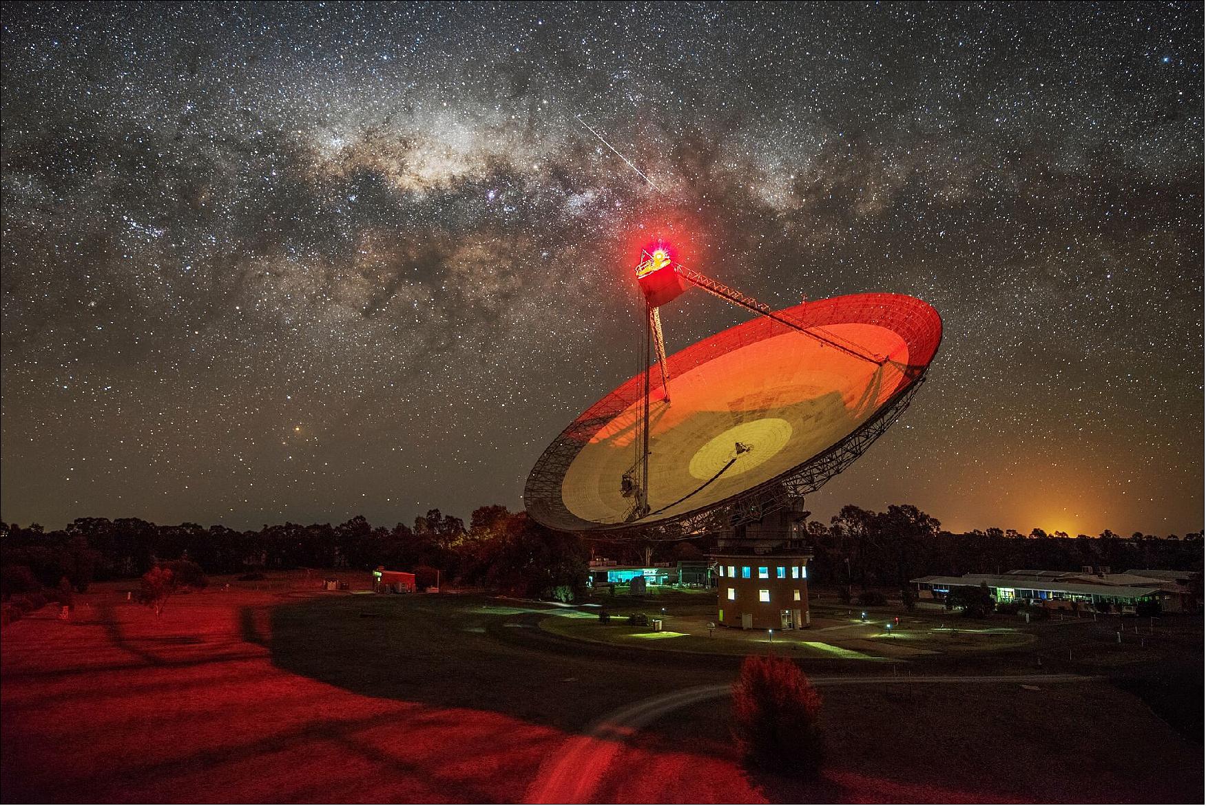 Figure 25: Photo of CSIRO's Parkes 64 m radio telescope (image credit: CSIRO)